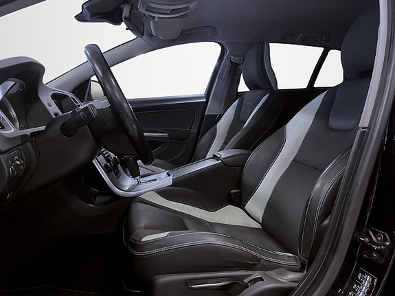 Volvo V60 6 of 15