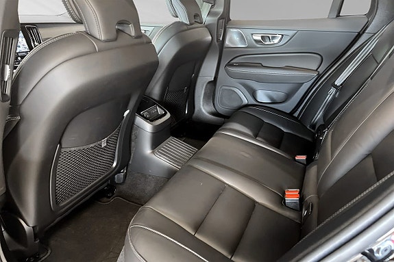 Volvo V60 8 of 29