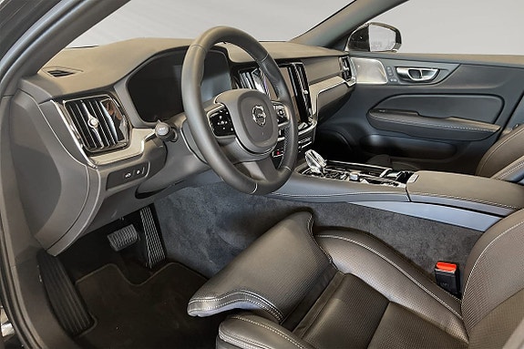 Volvo V60 7 of 29