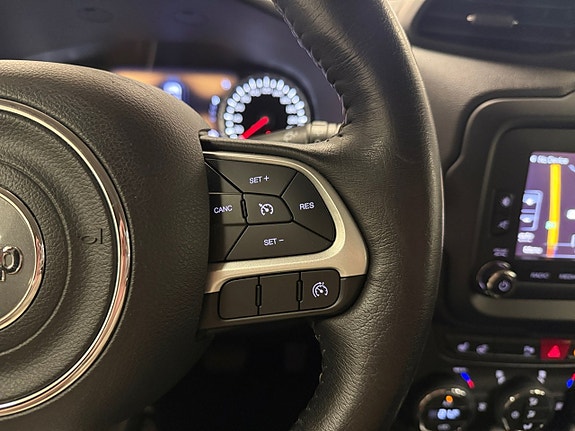 Jeep Renegade 17 of 18