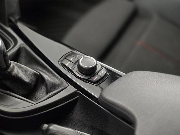BMW 318d 9 of 12