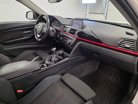 BMW 318d 6 of 12
