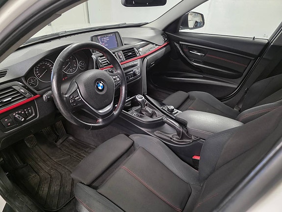 BMW 318d 5 of 12