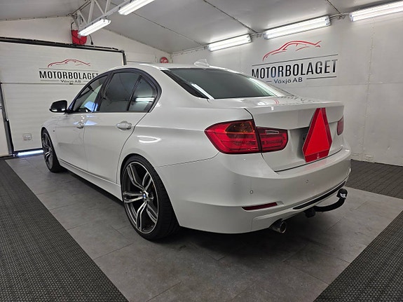 BMW 318d 2 of 12