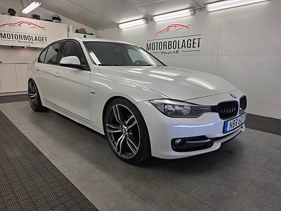 BMW 318d 4 of 12