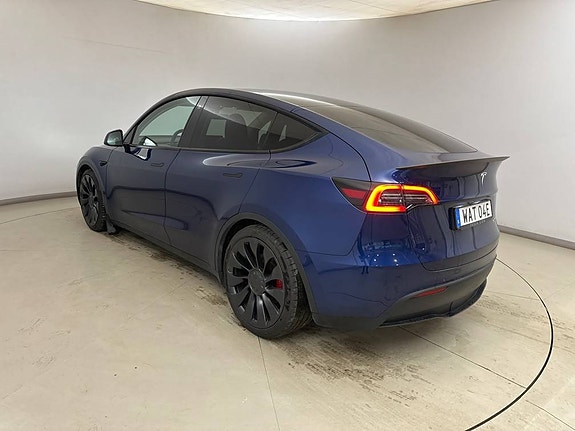 Tesla Model Y 5 of 12