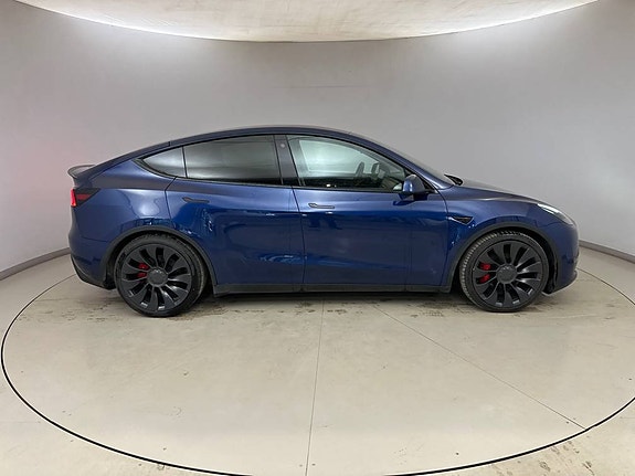 Tesla Model Y 3 of 12