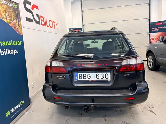 Subaru Outback 8 of 30