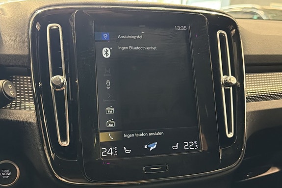 Volvo XC40 12 of 23
