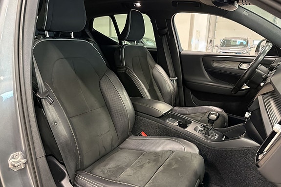 Volvo XC40 18 of 23