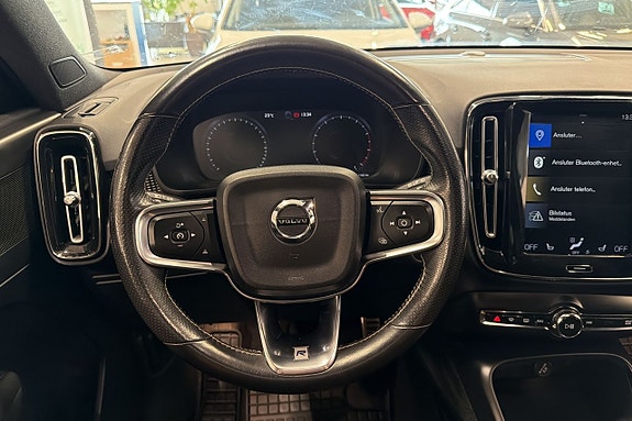 Volvo XC40 10 of 23