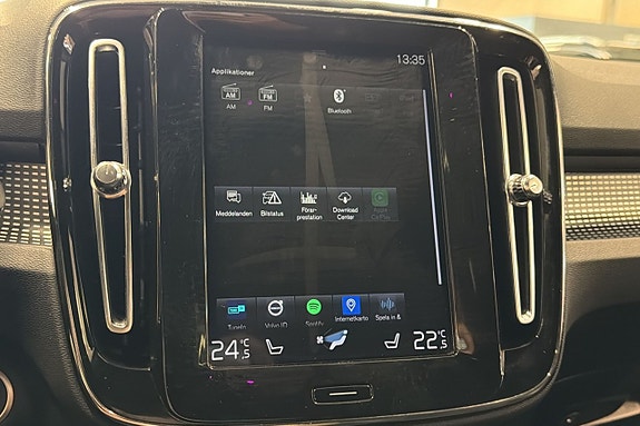 Volvo XC40 13 of 23
