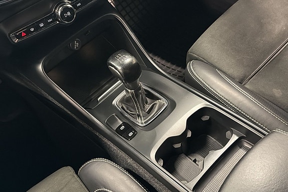 Volvo XC40 11 of 23