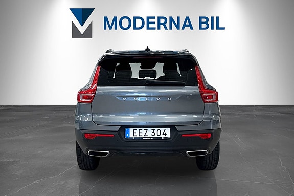 Volvo XC40 5 of 23