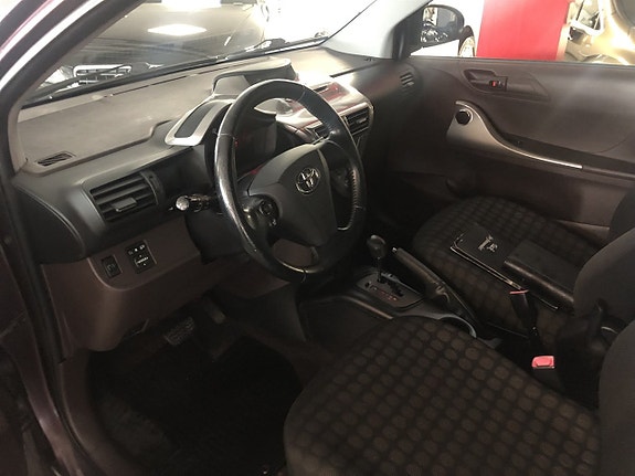 Toyota IQ 5 of 5