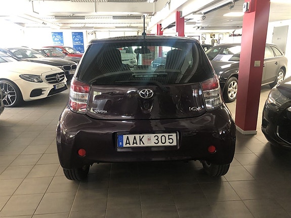 Toyota IQ 3 of 5