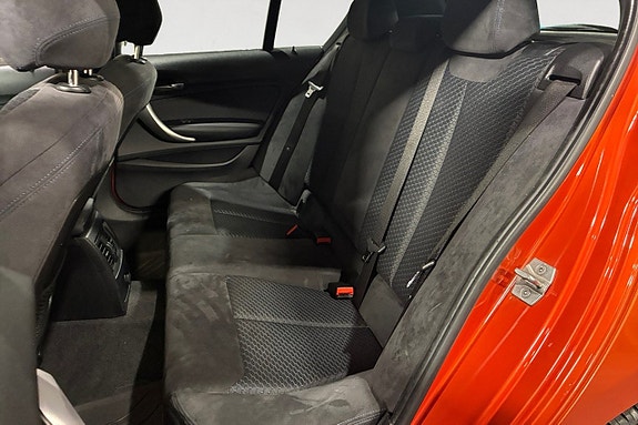 BMW 118d 14 of 17