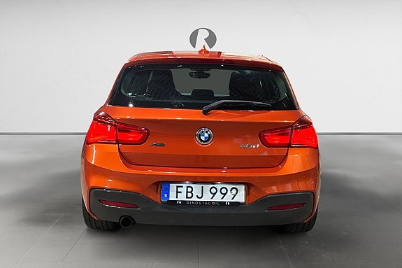 BMW 118d 6 of 17