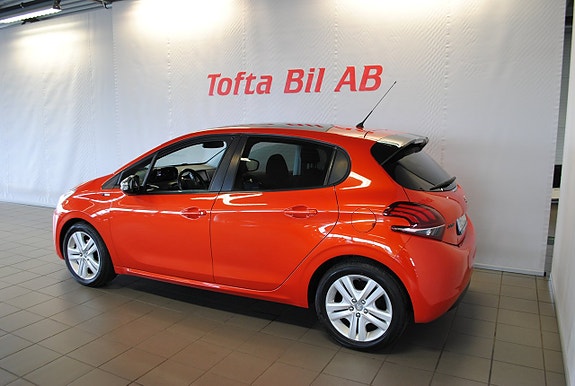 Peugeot 208 4 of 7