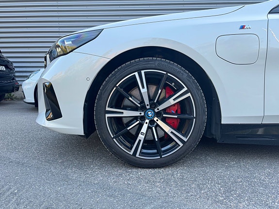 BMW 550e 9 of 30
