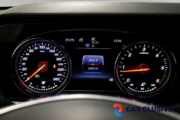 Mercedes-Benz E220 18 of 23
