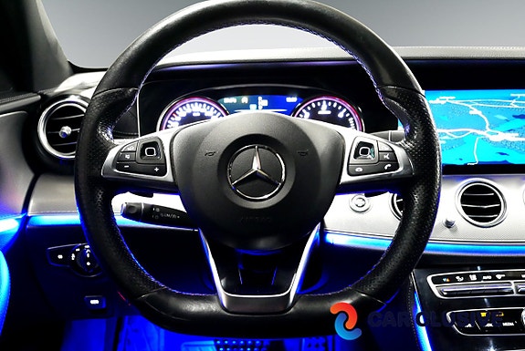 Mercedes-Benz E220 13 of 23