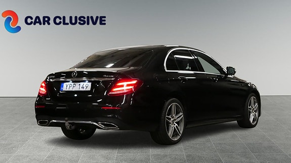 Mercedes-Benz E220 8 of 23