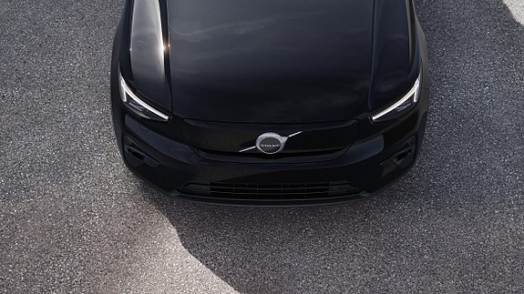 Volvo EX40 8 of 30
