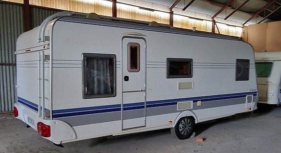 Hobby KMFE de luxe Barnkammarvagn 2 of 13