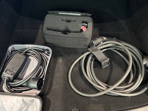 Tesla Model Y 11 of 11