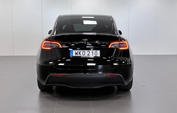 Tesla Model Y 5 of 21