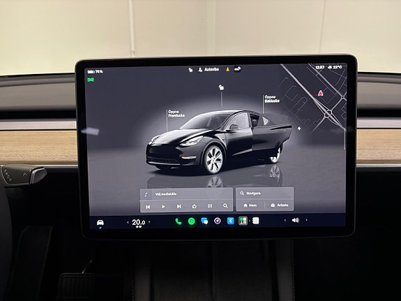 Tesla Model Y 18 of 21
