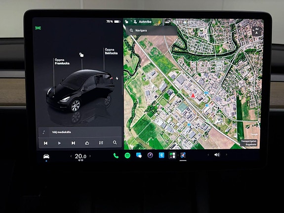 Tesla Model Y 19 of 21