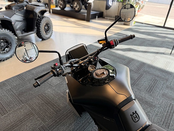 Husqvarna Svartpilen 801 0% ränta 38mån 6 of 7