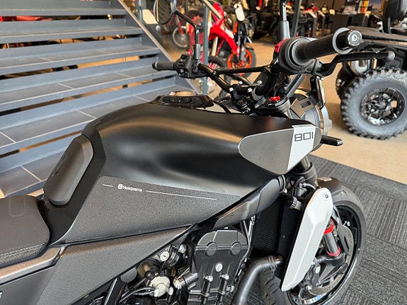 Husqvarna Svartpilen 801 0% ränta 38mån 5 of 7