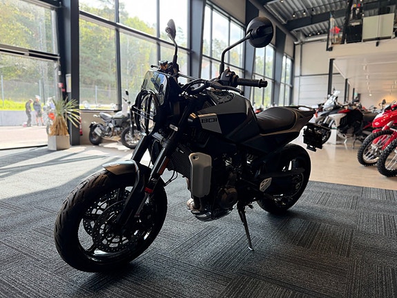 Husqvarna Svartpilen 801 0% ränta 38mån 7 of 7