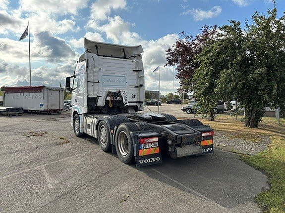 Dragbil Volvo FM pusher. 4 of 6