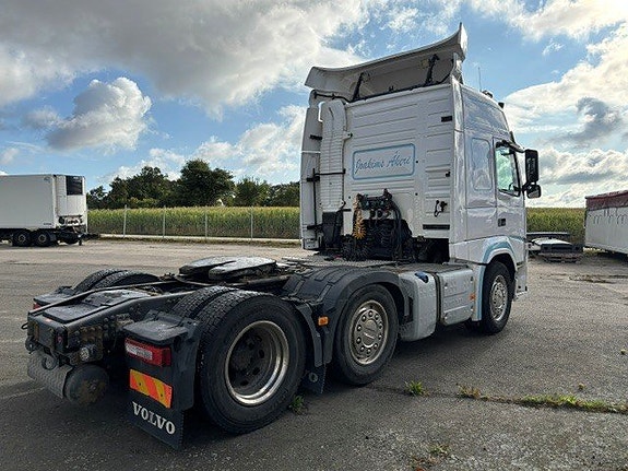 Dragbil Volvo FM pusher. 3 of 6