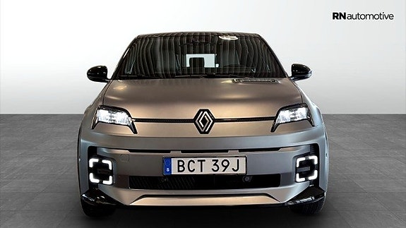 Renault 5 E-Tech 7 of 25