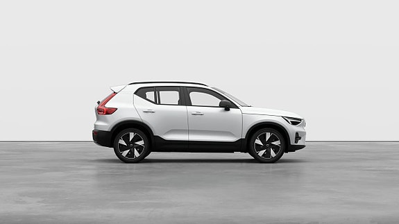 Volvo EX40 20 of 30