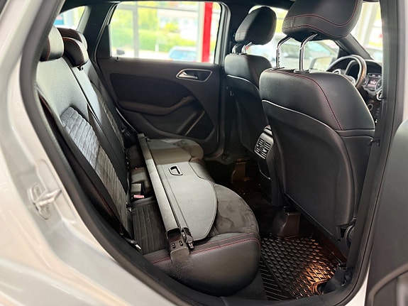 Mercedes-Benz B180 d 13 of 18