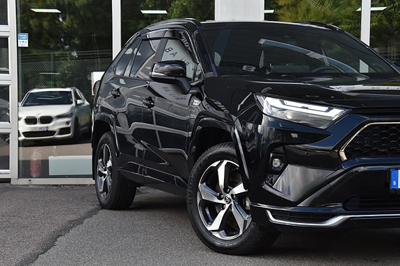 Toyota RAV4 4 of 29