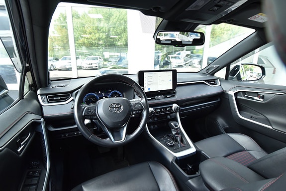 Toyota RAV4 14 of 29