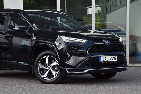 Toyota RAV4 3 of 29