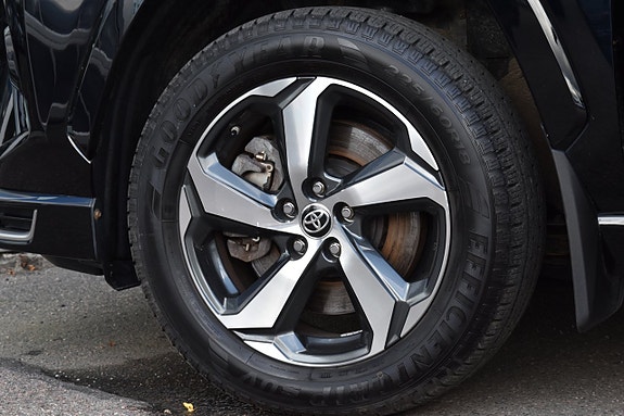 Toyota RAV4 9 of 29