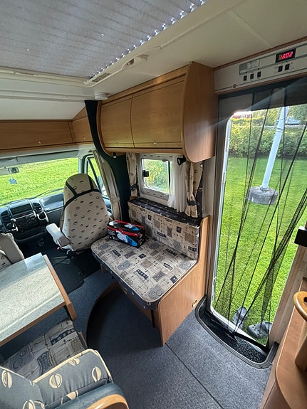 Bürstner T 605 7 of 11
