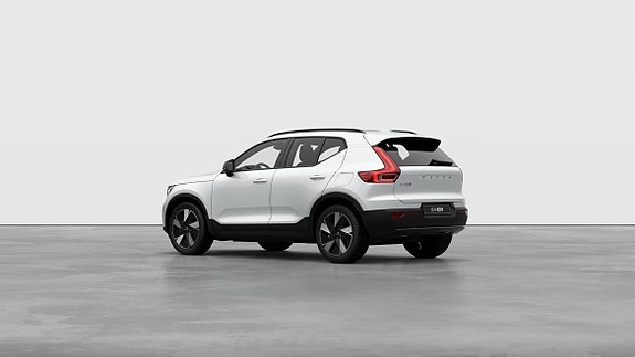 Volvo EX40 23 of 30