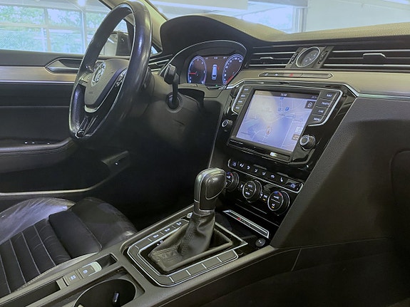 Volkswagen Passat 15 of 20