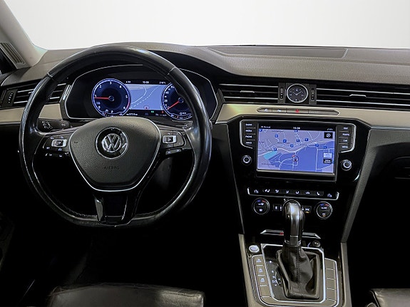 Volkswagen Passat 10 of 20