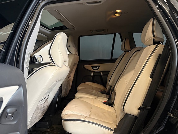 Volvo XC90 18 of 23